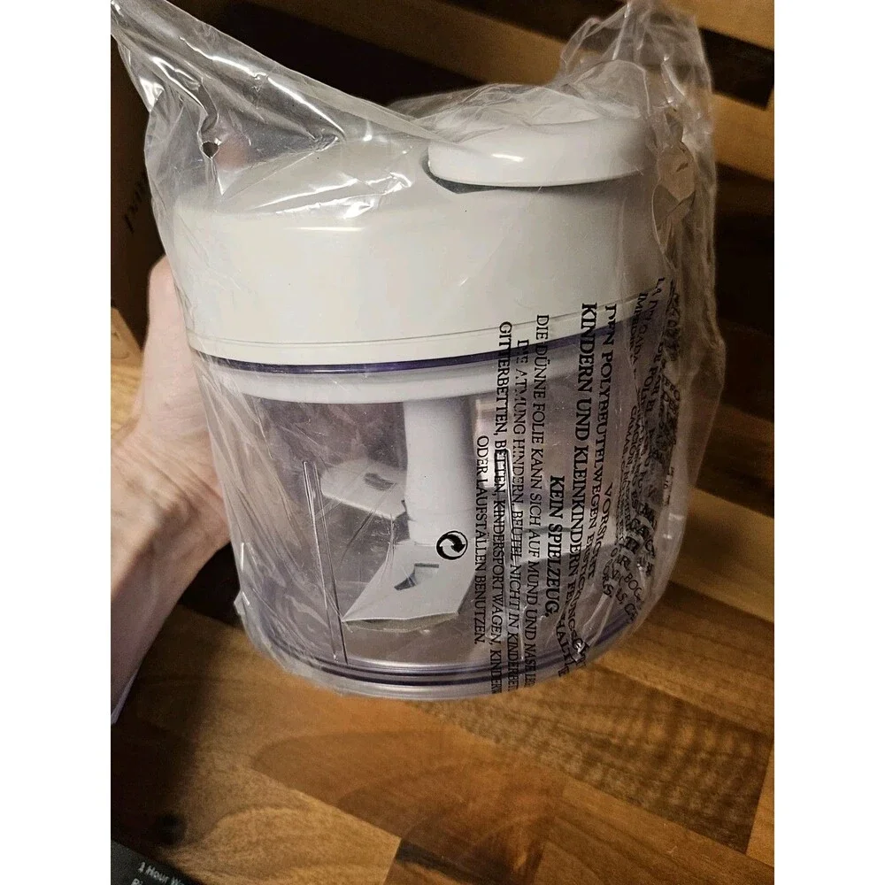 New In Box Pampered Chef Manual Food Processor #2581